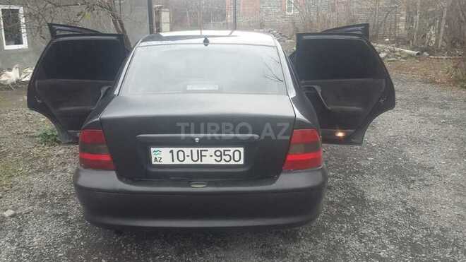 Opel Vectra 1998, 500,000 km - 1.8 l - Zaqatala