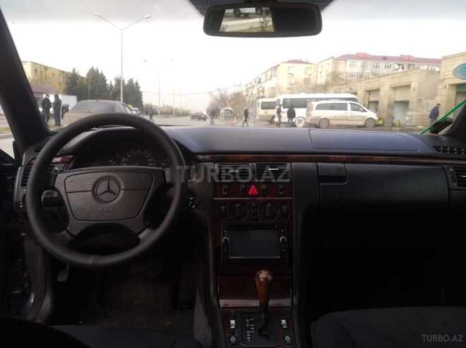 Mercedes E 230 1997, 258,000 km - 2.3 l - Sumqayıt