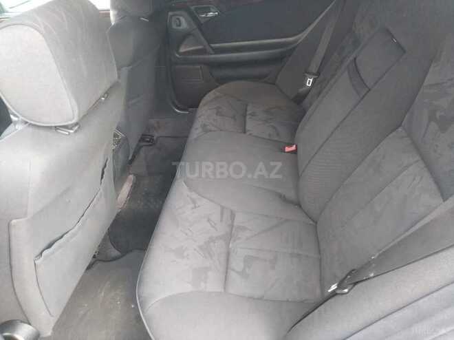 Mercedes E 230 1997, 258,000 km - 2.3 l - Sumqayıt