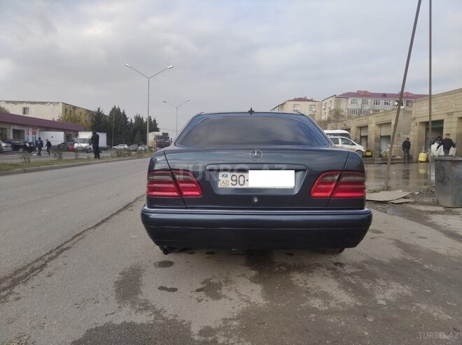 Mercedes E 230 1997, 258,000 km - 2.3 l - Sumqayıt
