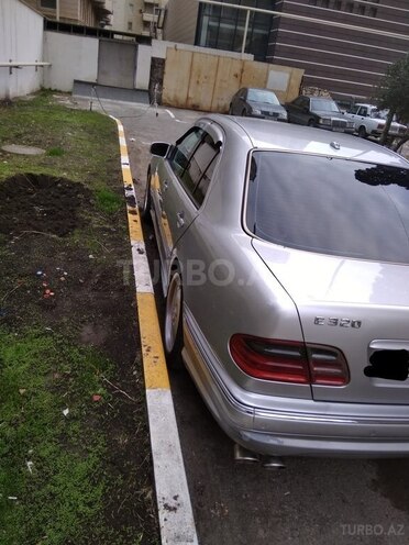 Mercedes E 320 2000, 198,700 km - 3.2 л - Bakı