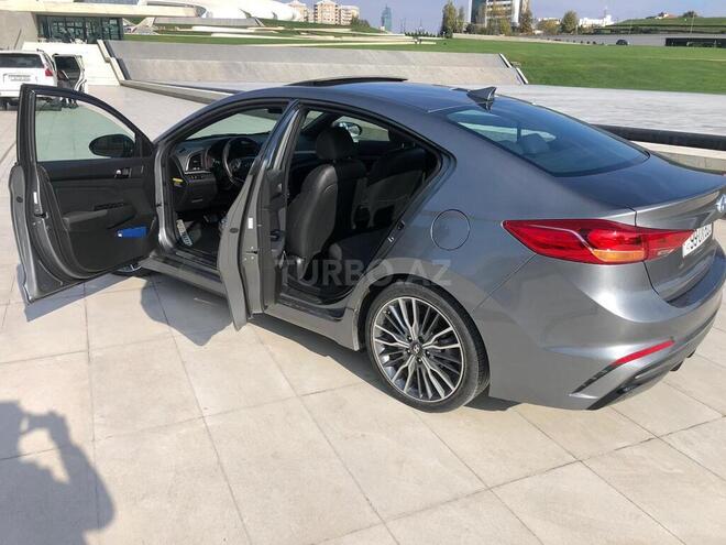 Hyundai Elantra 2017, 11,130 km - 2.0 л - Bakı
