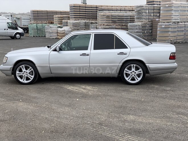 Mercedes E 220 1994, 320,000 km - 2.2 л - Bakı