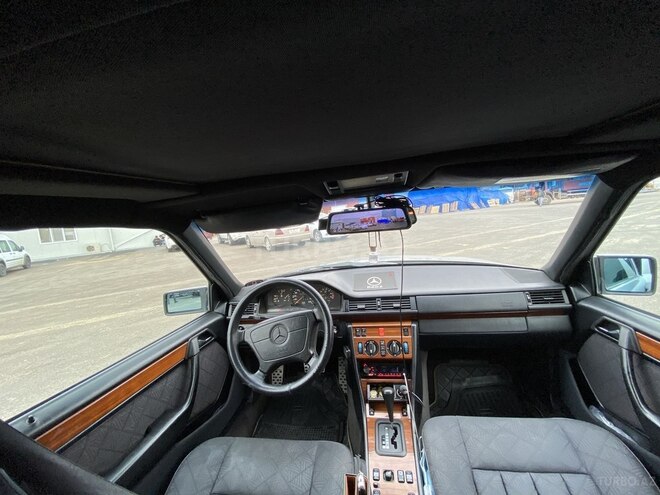 Mercedes E 220 1994, 320,000 km - 2.2 л - Bakı