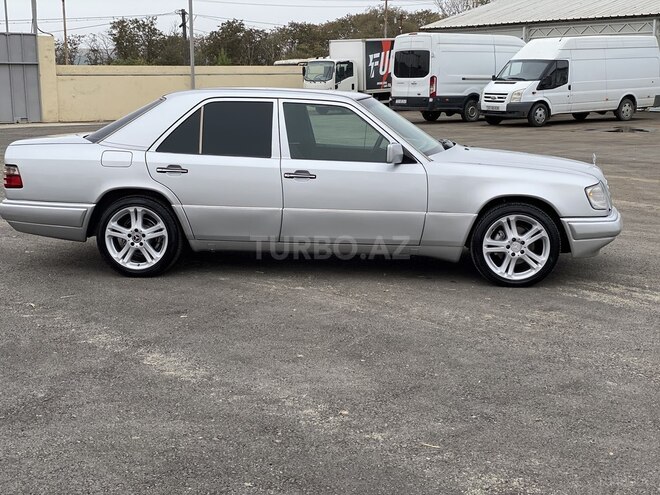 Mercedes E 220 1994, 320,000 km - 2.2 л - Bakı