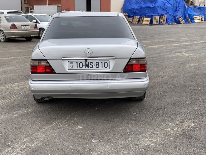 Mercedes E 220 1994, 320,000 km - 2.2 л - Bakı