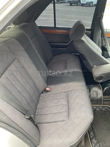 Mercedes E 220 1994, 320,000 km - 2.2 л - Bakı