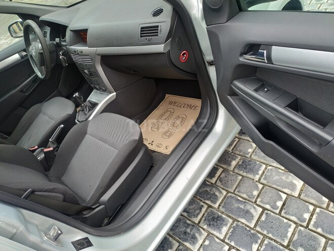 Opel Astra 2009, 179,000 km - 1.3 l - Bakı