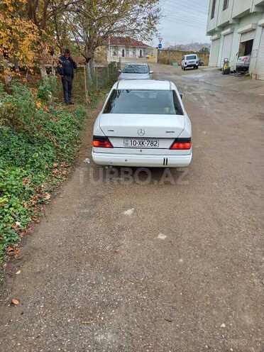 Mercedes E 250 1991, 473,460 km - 2.5 л - Bakı