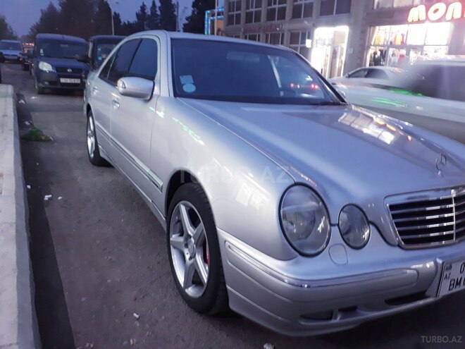 Mercedes E 320 2000, 215,000 km - 3.2 л - Bərdə