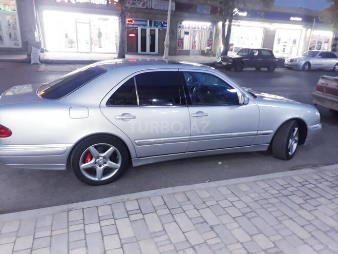 Mercedes E 320 2000, 215,000 km - 3.2 л - Bərdə