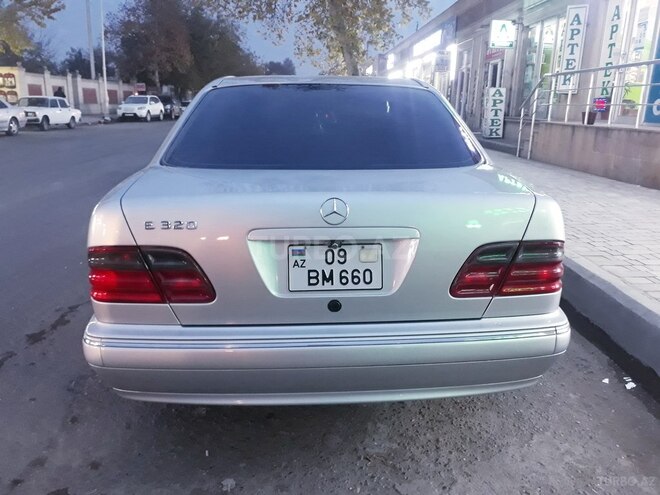 Mercedes E 320 2000, 215,000 km - 3.2 л - Bərdə