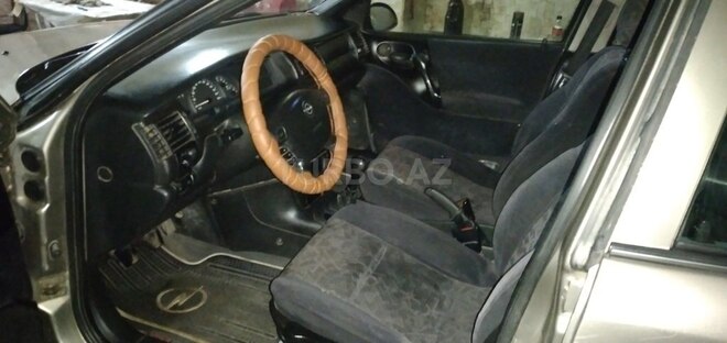 Opel Vectra 1997, 199,695 km - 1.6 l - Bakı