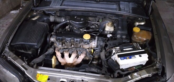 Opel Vectra 1997, 199,695 km - 1.6 l - Bakı