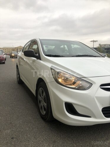 Hyundai Accent 2013, 224,000 km - 1.4 л - Bakı