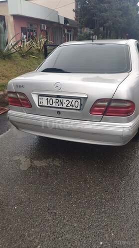 Mercedes E 240 1999, 290,000 km - 2.6 l - Bakı