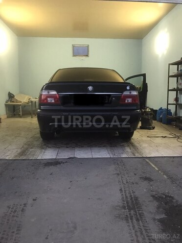 BMW 528 2000, 395,000 km - 2.8 l - Bakı