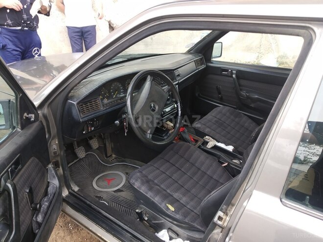Mercedes 190 1990, 440,000 km - 2.0 l - Gəncə