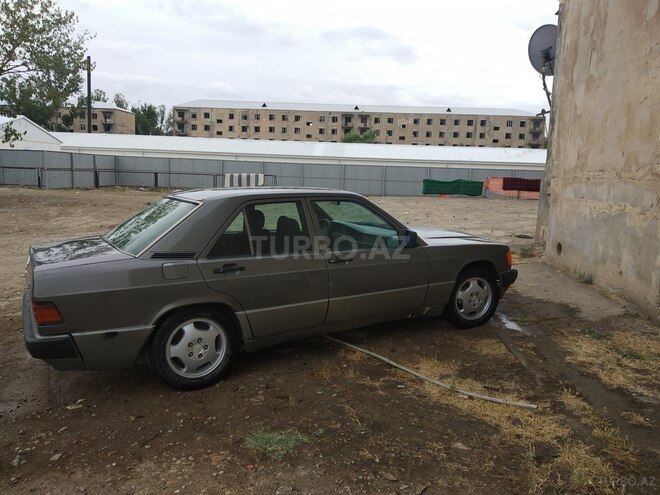 Mercedes 190 1990, 440,000 km - 2.0 l - Gəncə