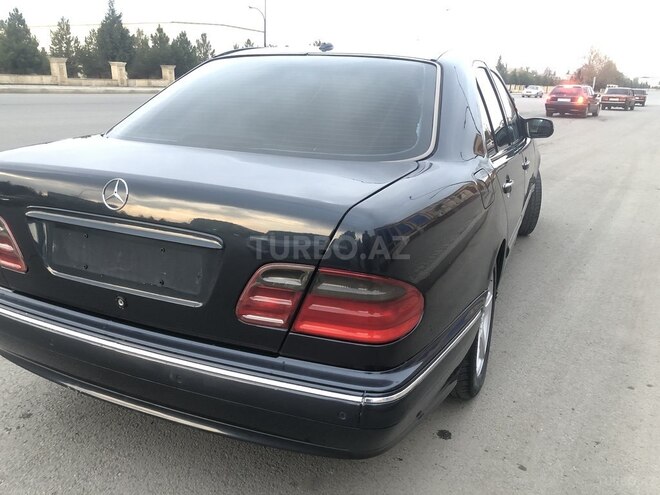 Mercedes E 240 1999, 396,000 km - 2.4 l - Bakı