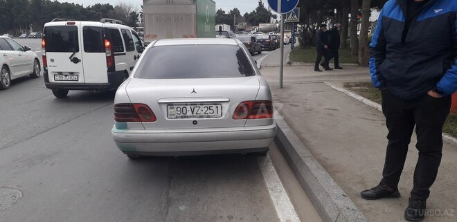 Mercedes E 220 1999, 455,000 km - 2.2 л - Bakı