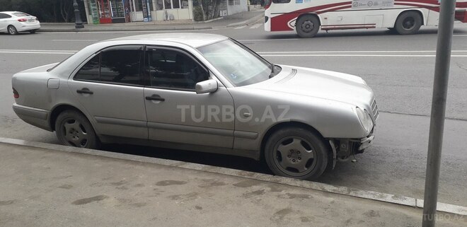 Mercedes E 220 1999, 455,000 km - 2.2 л - Bakı