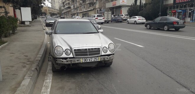Mercedes E 220 1999, 455,000 km - 2.2 л - Bakı