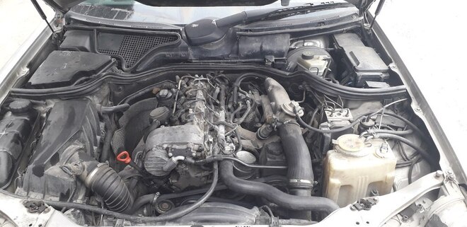 Mercedes E 220 1999, 455,000 km - 2.2 л - Bakı