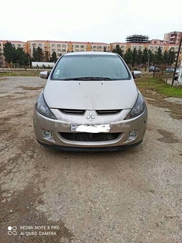 Mitsubishi Grandis 2004, 318,000 km - 2.4 л - Sumqayıt