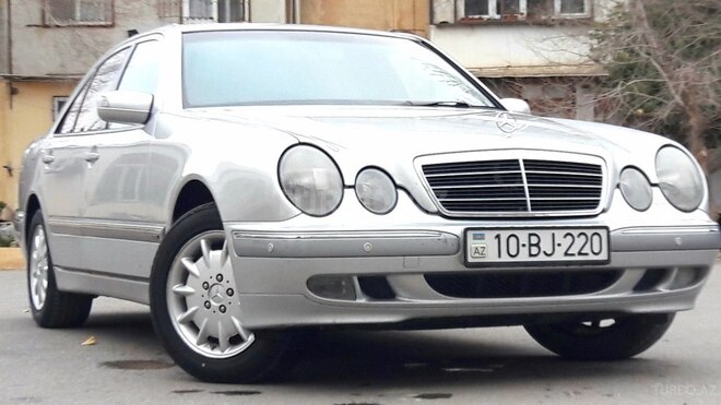 Mercedes E 220 2001, 323,000 km - 2.2 l - Bakı