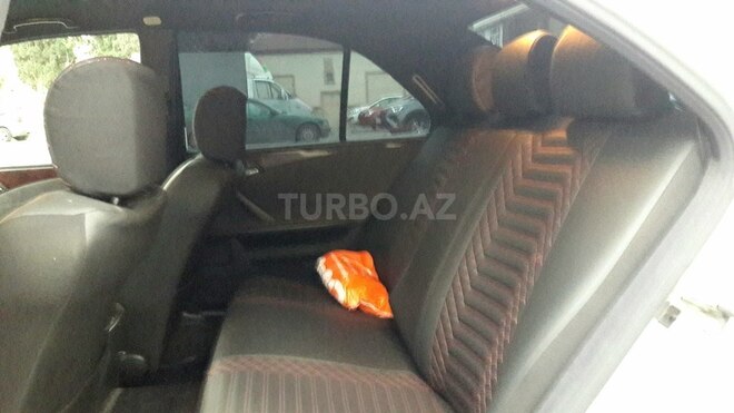 Mercedes E 220 2001, 323,000 km - 2.2 l - Bakı
