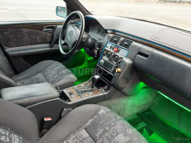 Mercedes E 200 1998, 328,500 km - 2.0 l - Gəncə