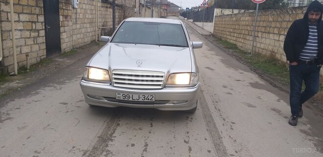 Mercedes C 200 1995, 450,000 km - 2.0 l - Qusar
