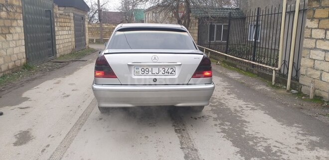 Mercedes C 200 1995, 450,000 km - 2.0 l - Qusar