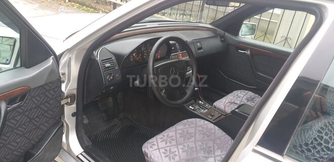 Mercedes C 200 1995, 450,000 km - 2.0 l - Qusar