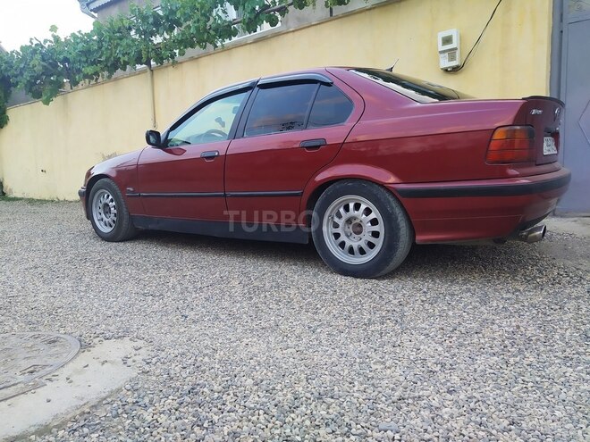 BMW 318 1994, 270,000 km - 1.8 l - Qusar