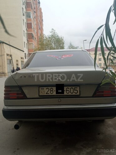 Mercedes E 200 1990, 205,648 km - 2.0 l - Bakı