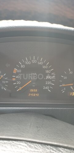 Mercedes C 200 1995, 246,000 km - 2.0 l - Bakı