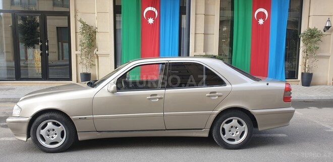 Mercedes C 200 1995, 246,000 km - 2.0 l - Bakı
