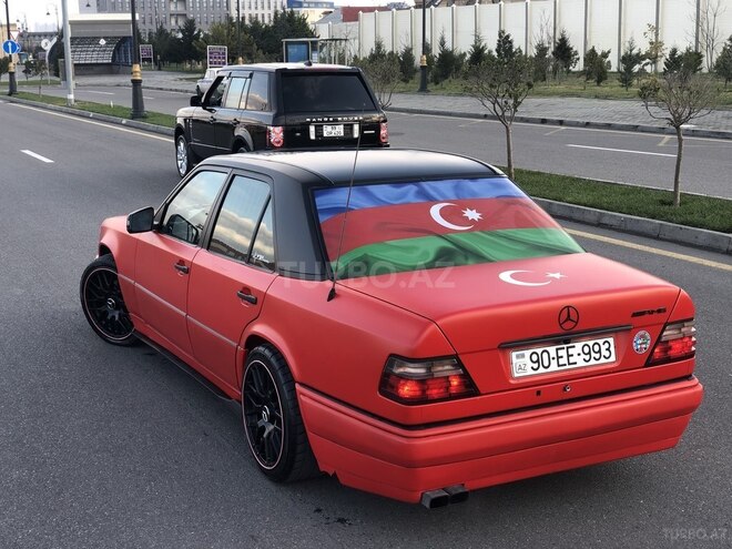 Mercedes E 220 1994, 386,000 km - 2.2 l - Bakı