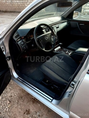 Mercedes E 220 2000, 365,563 km - 2.2 l - Ağstafa