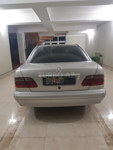 Mercedes E 220 2000, 365,563 km - 2.2 l - Ağstafa
