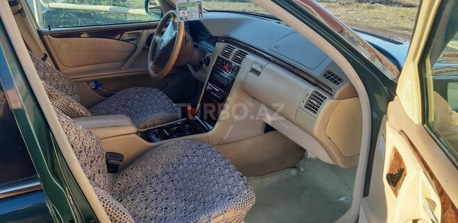 Mercedes E 320 2000, 328,000 km - 3.2 л - Quba