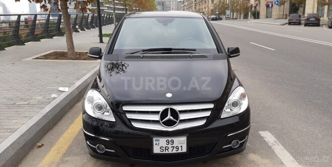 Mercedes B 180 2011, 60,000 km - 1.7 l - Bakı