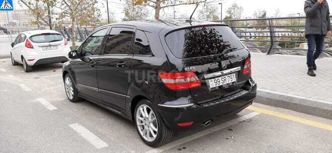 Mercedes B 180 2011, 60,000 km - 1.7 l - Bakı