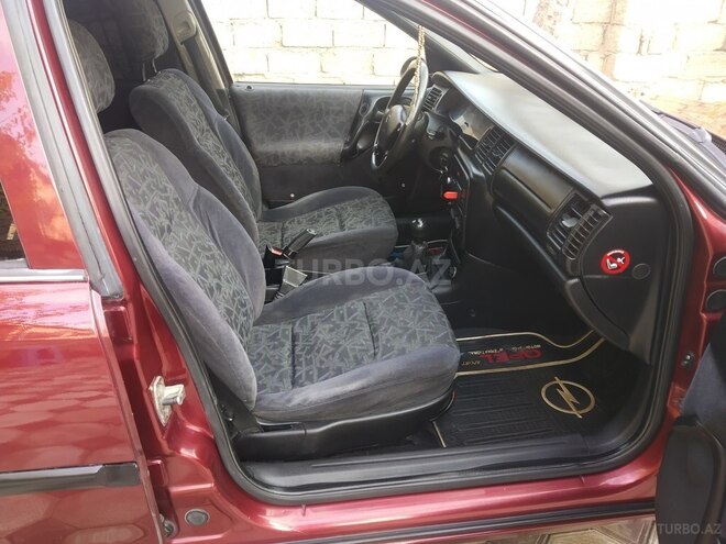 Opel Vectra 1995, 254,885 km - 1.6 l - Sumqayıt