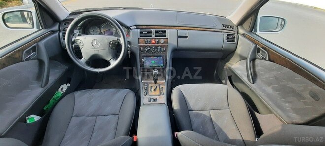 Mercedes E 220 2000, 355,300 km - 2.2 л - Bakı