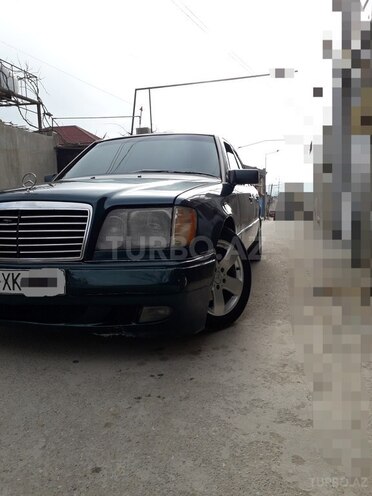 Mercedes E 220 1995, 327,000 km - 2.2 l - Bakı