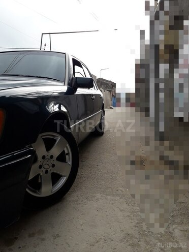 Mercedes E 220 1995, 327,000 km - 2.2 l - Bakı