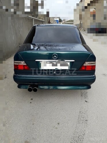 Mercedes E 220 1995, 327,000 km - 2.2 l - Bakı